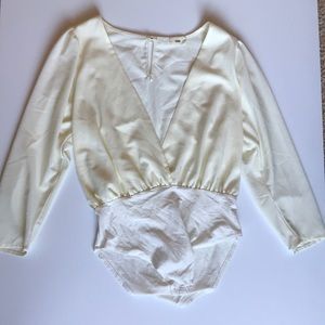 Cream Tobi 3/4 sleeve low V neck bodysuit